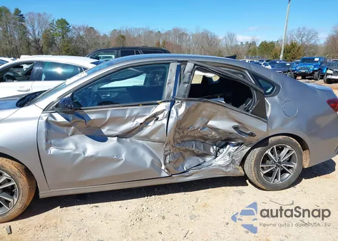 2023 Kia Forte Lxs z USA, uszkodzony, nr VIN 3KPF24AD5PE616176